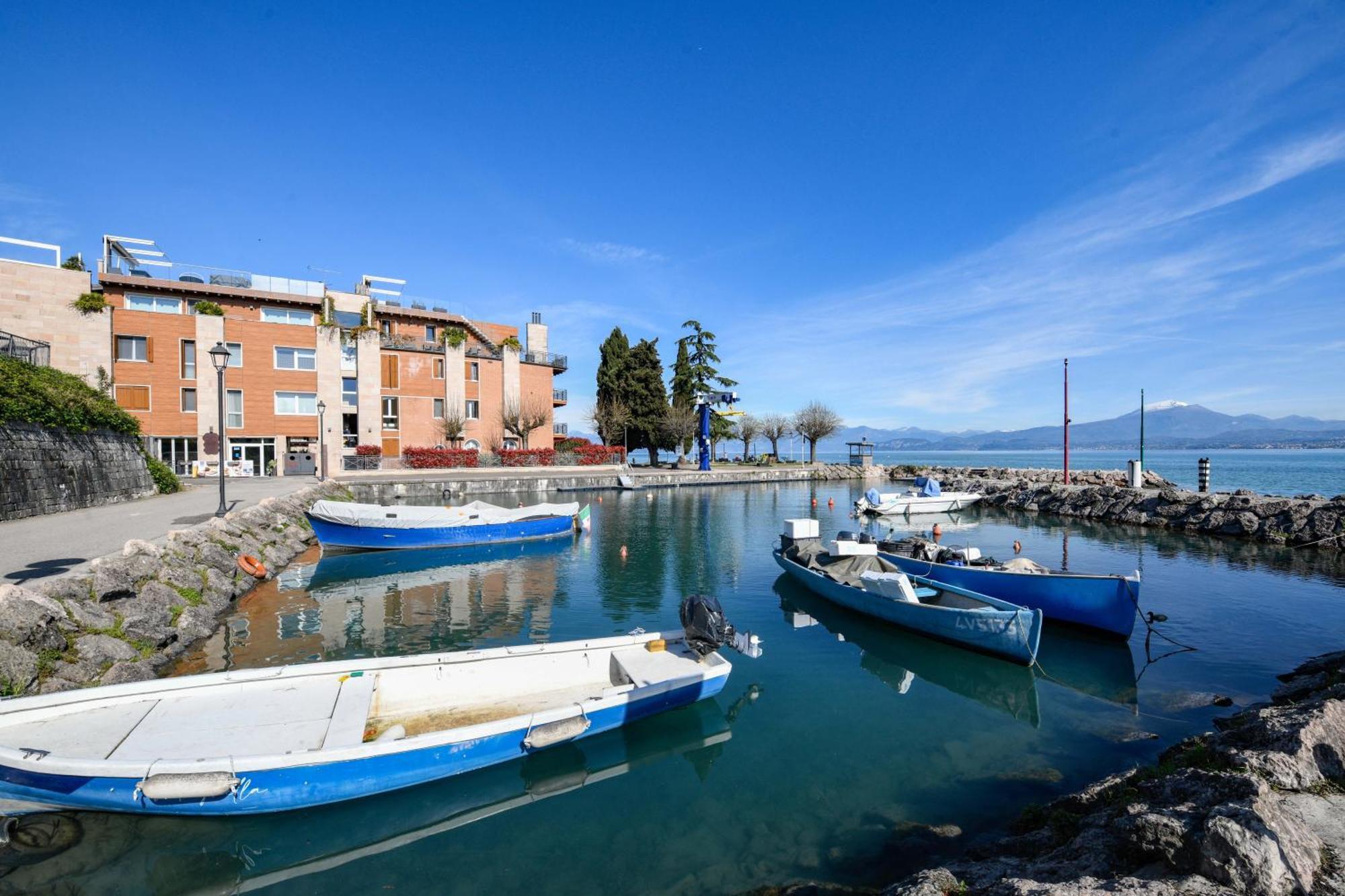 Dolceriva - The Lakefront Suite Peschiera del Garda Exterior photo