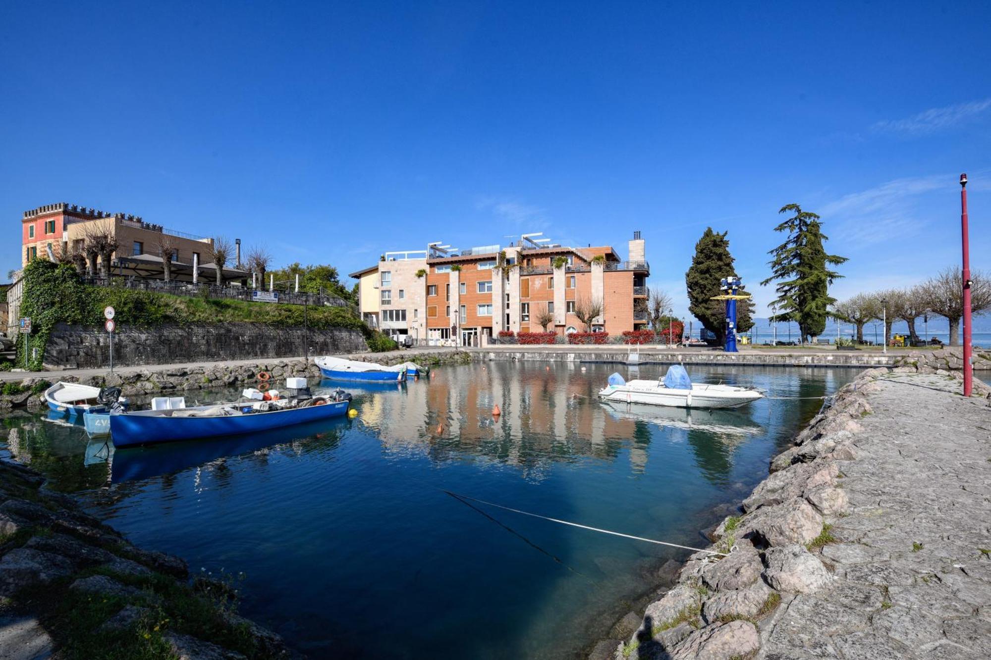Dolceriva - The Lakefront Suite Peschiera del Garda Exterior photo