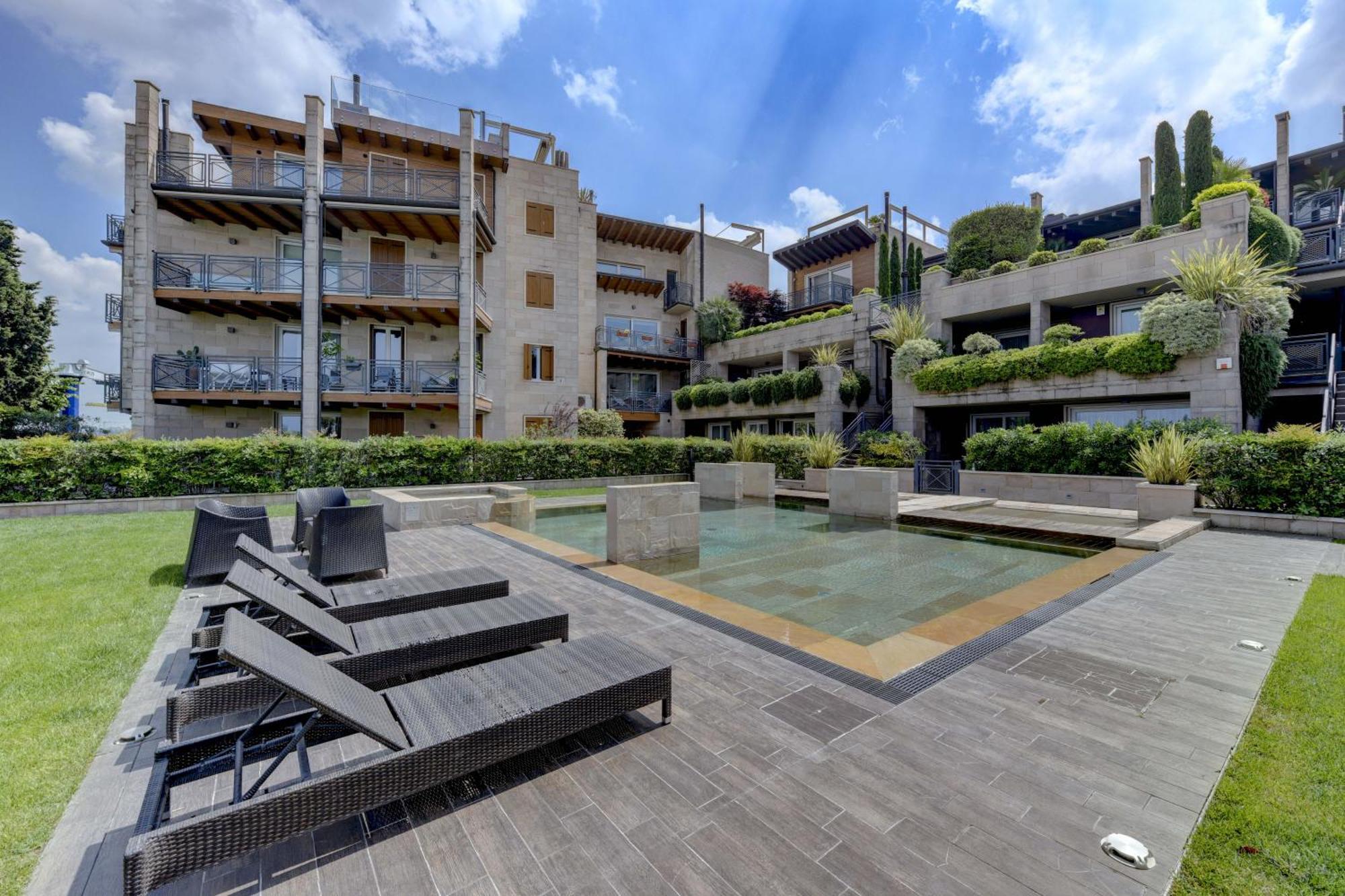 Dolceriva - The Lakefront Suite Peschiera del Garda Exterior photo