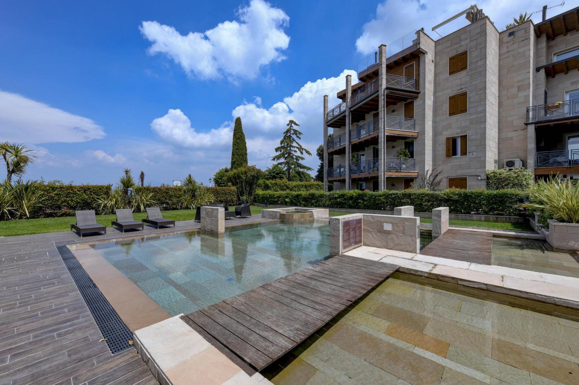 Dolceriva - The Lakefront Suite Peschiera del Garda Exterior photo