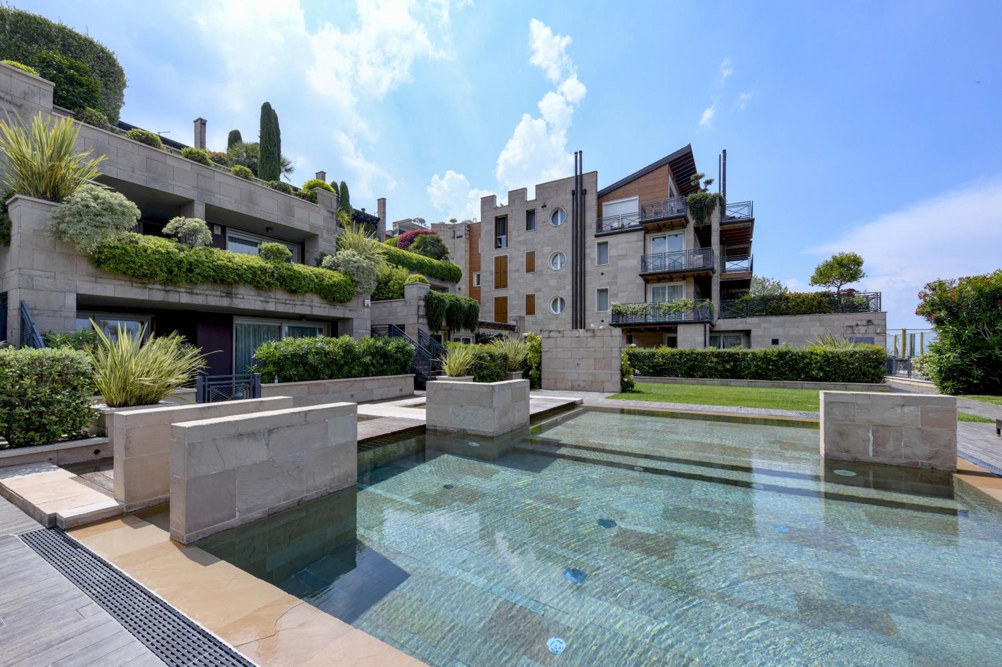 Dolceriva - The Lakefront Suite Peschiera del Garda Exterior photo
