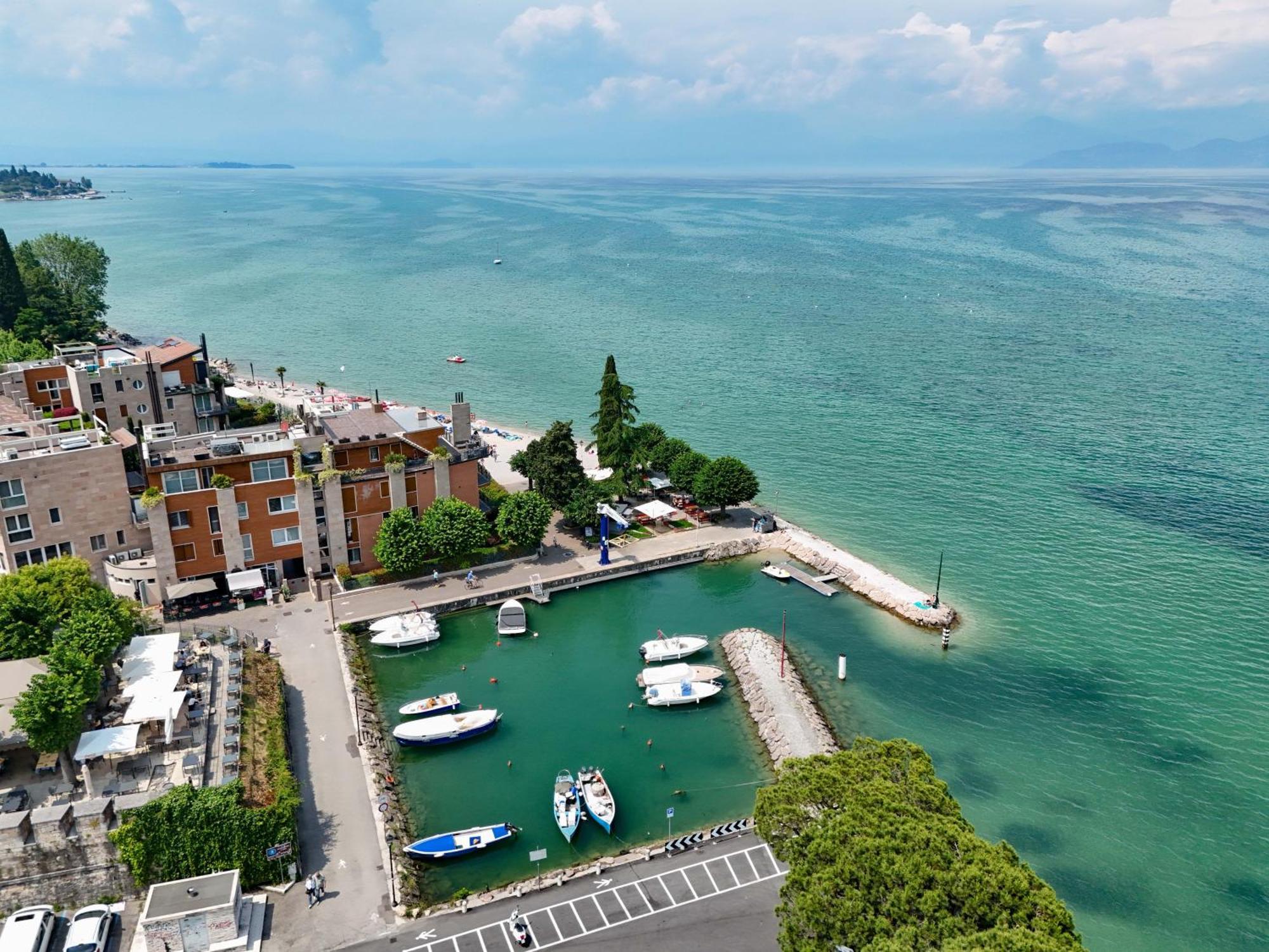 Dolceriva - The Lakefront Suite Peschiera del Garda Exterior photo